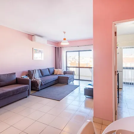 Perfect Location New *